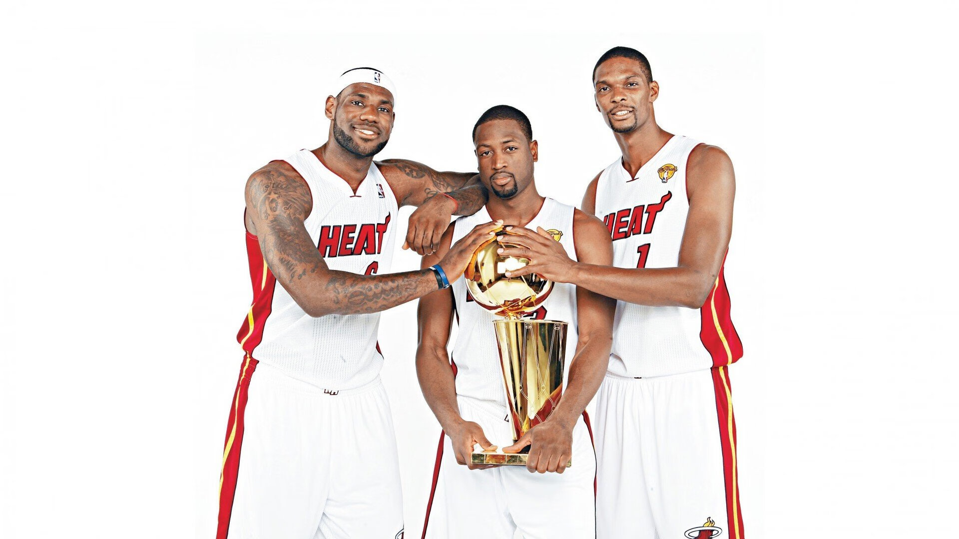 国家男篮通过视频回看加强战术学习和复盘，男篮国家队视频